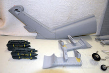 Load image into Gallery viewer, Roban SH-60 Seahawk 700 Size Scale Helicopter - ARF - (OPEN BOX)