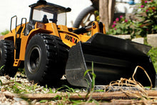 Load image into Gallery viewer, Huina C972M Die-Cast 1/14 Scale Wheel Loader - RTR